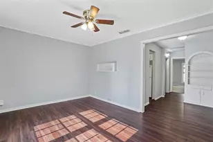 210 W Willingham St, Cleburne, TX 76033 - Photo 3