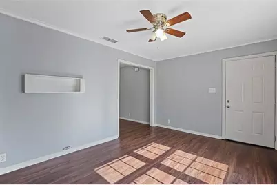 210 W Willingham Street #B, Cleburne, TX 76033 - Photo 5