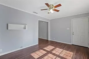 210 W Willingham St, Cleburne, TX 76033 - Photo 5