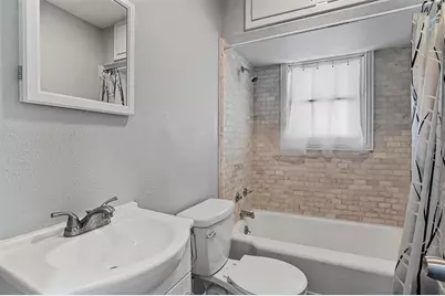 210 W Willingham Street #B, Cleburne, TX 76033 - Photo 11