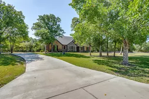 7259 Oak Creeks Ct, Fort Worth, TX 76135 - Photo 3