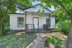 601 Royal St, Cleburne, TX 76031 - Photo 1
