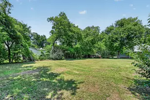 601 Royal St, Cleburne, TX 76031 - Photo 23