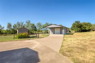124 Carnes Ct, Springtown, TX 76082 - Photo 5