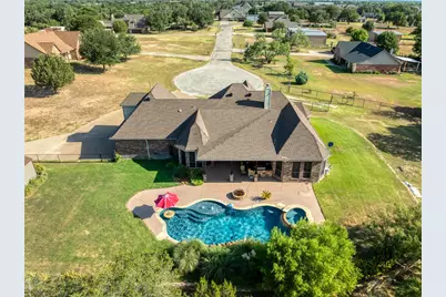 124 Carnes Court, Springtown, TX 76082 - Photo 37