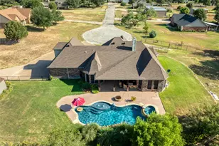124 Carnes Ct, Springtown, TX 76082 - Photo 37