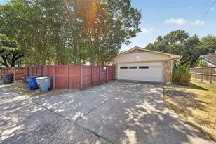 11125 Cactus Ln, Dallas, TX 75238 - Photo 37