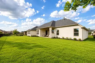 2083 Spieth St, Granbury, TX 76048 - Photo 39