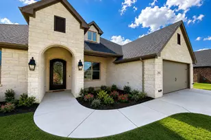 2083 Spieth St, Granbury, TX 76048 - Photo 3