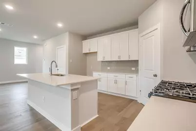4532 Hogans Alley Drive, Arlington, TX 76001 - Photo 15