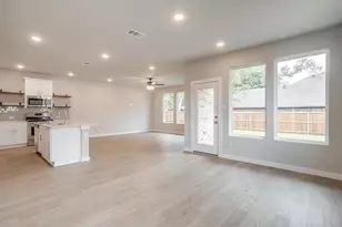 4532 Hogan's Alley Dr, Arlington, TX 76001 - Photo 5
