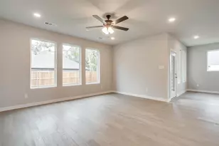4532 Hogan's Alley Dr, Arlington, TX 76001 - Photo 11