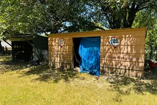 1210 S Clements St, Gainesville, TX 76240 - Photo 35