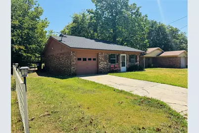 1210 S Clements Street, Gainesville, TX 76240 - Photo 39
