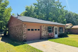 1210 S Clements St, Gainesville, TX 76240 - Photo 3