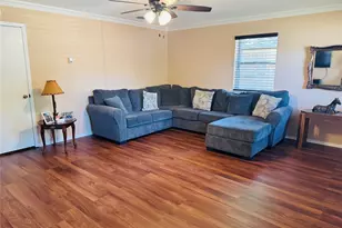 1210 S Clements St, Gainesville, TX 76240 - Photo 7