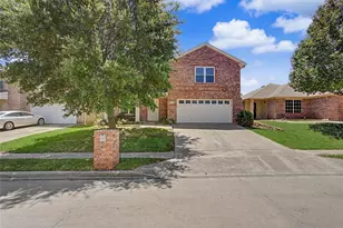9941 Sparrow Hawk Ln, Fort Worth, TX 76108 - Photo 1