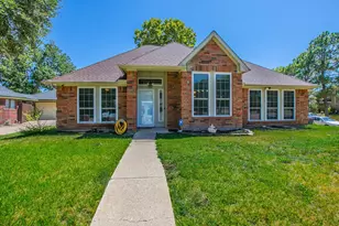 2759 Wentworth Dr, Grand Prairie, TX 75052 - Photo 1