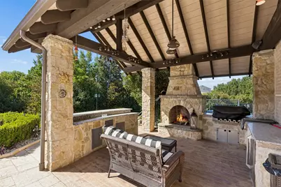 2404 Hollow Hill Lane, Lewisville, TX 75056 - Photo 29