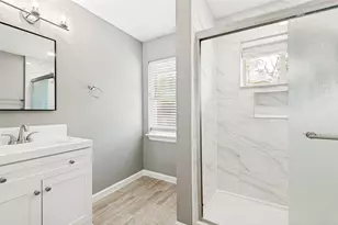 737 Cranbrook Ln, Grand Prairie, TX 75052 - Photo 9