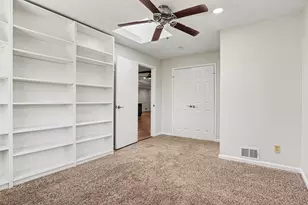 4915 Hovenkamp Dr, Dallas, TX 75227 - Photo 17