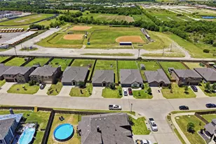 1032 Fairfax Dr, Godley, TX 76044 - Photo 25