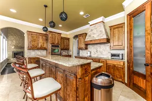 223 E Bay Dr, Bridgeport, TX 76426 - Photo 9