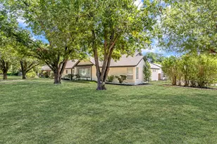 3909 Trail Lake Dr, Fort Worth, TX 76109 - Photo 3