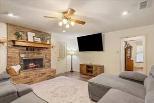 909 McClintic Dr, Groesbeck, TX 76642 - Photo 11