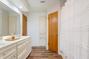 909 McClintic Dr, Groesbeck, TX 76642 - Photo 23