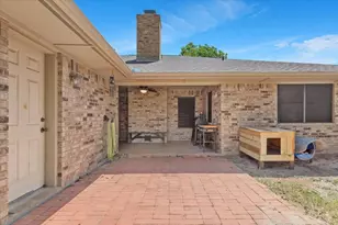 909 McClintic Dr, Groesbeck, TX 76642 - Photo 33