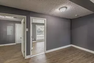 1106 Oak St, Grand Prairie, TX 75050 - Photo 23