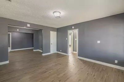 1106 Oak Street, Grand Prairie, TX 75050 - Photo 9