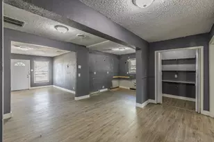 1106 Oak St, Grand Prairie, TX 75050 - Photo 23