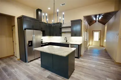 320 Summit Drive, Mineral Wells, TX 76067 - Photo 1