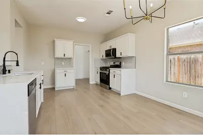 506 Fossil Hill Drive, Arlington, TX 76002 - Photo 7