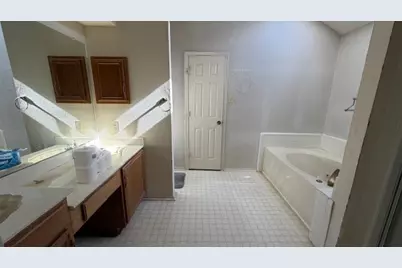 1429 Beckwith Drive, Arlington, TX 76018 - Photo 13