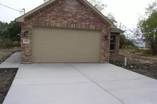 1103 E 12th Ave, Corsicana, TX 75110 - Photo 1