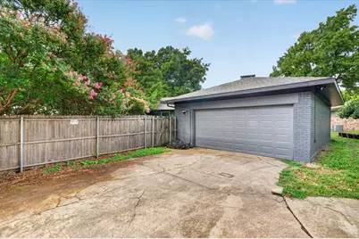 1104 Westwood Drive, Plano, TX 75075 - Photo 35