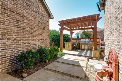 2254 Magic Mantle Drive, Lewisville, TX 75056 - Photo 35