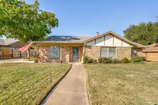 1021 Auburn Dr, Arlington, TX 76012 - Photo 1