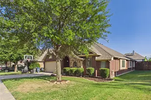 4104 Volk Ct, Fort Worth, TX 76244 - Photo 3