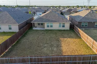 1748 Duskwood Dr, Lancaster, TX 75146 - Photo 39