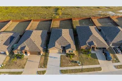 1748 Duskwood Drive, Lancaster, TX 75146 - Photo 37