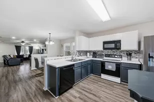8721 Hunters Point Way, Fort Worth, TX 76123 - Photo 11