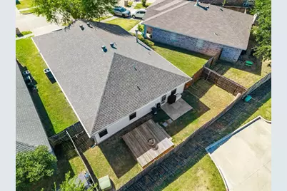 8721 Hunters Point Way, Fort Worth, TX 76123 - Photo 3