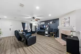 8721 Hunters Point Way, Fort Worth, TX 76123 - Photo 9