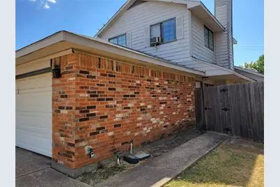 745 Meadowcreek Court, Garland, TX 75043 - Photo 3