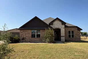 124 Brady Coleman Ln, Springtown, TX 76082 - Photo 1