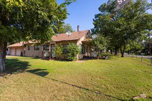 301 W Nelson St, Bowie, TX 76230 - Photo 19